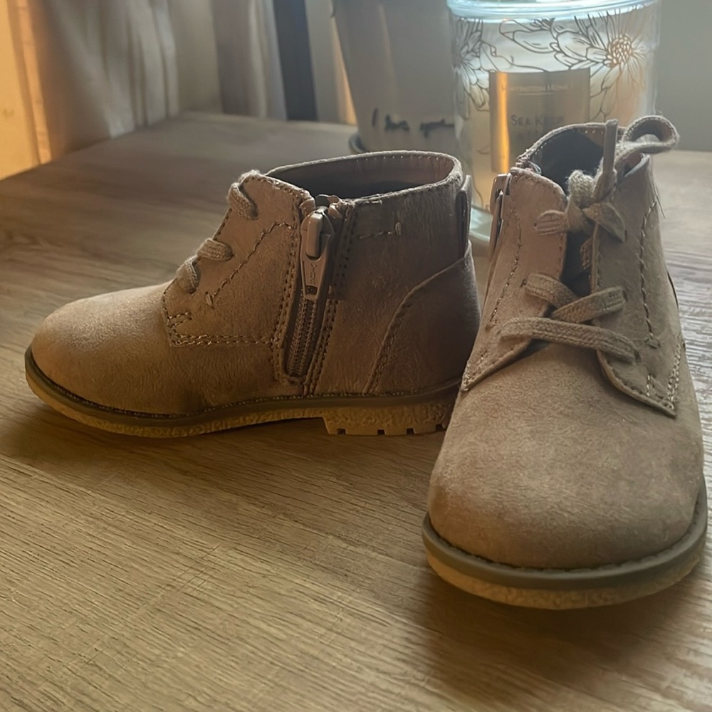 Toddler size 7 cat & jack suede shoes